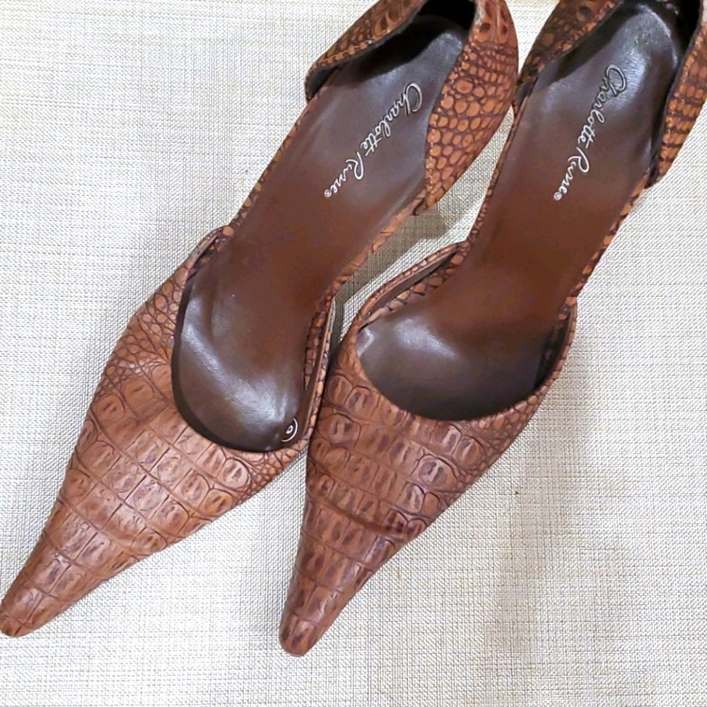 ❤Vintage 90s brown faux alligator pump